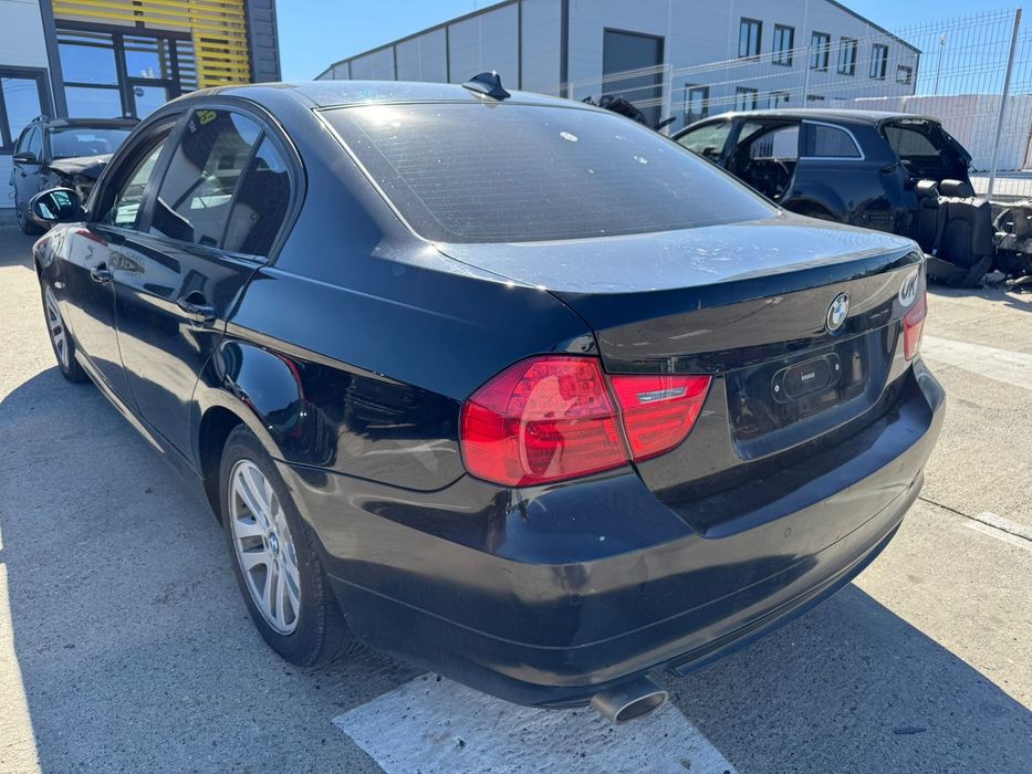 Dezmembrez / Dezmembrari / Piese / Accesorii Bmw e90 lci negru 2010 2.0d 184 cp n47d20c