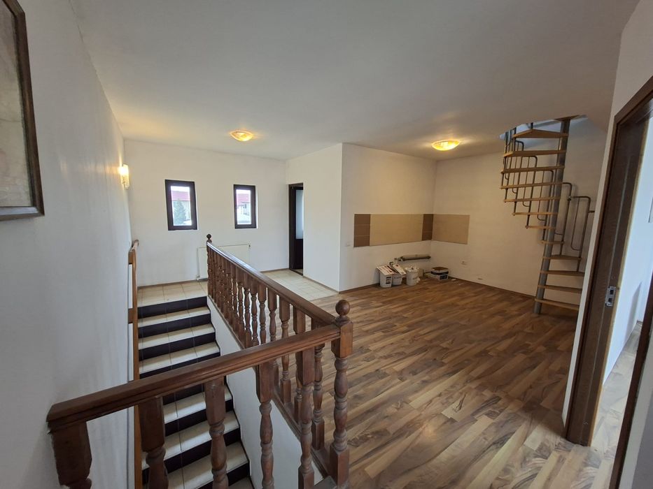 Vând imobil în Roznov Piatra Neamț