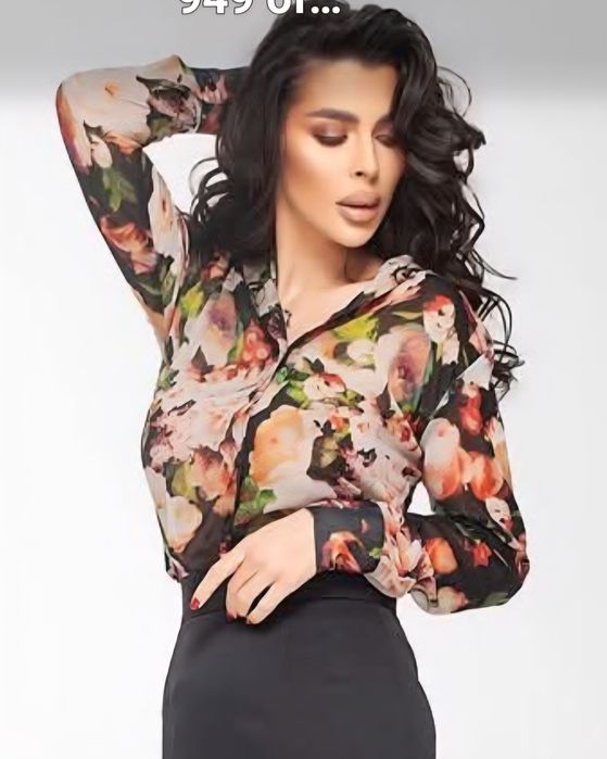 Риза с рози  Sara Sweidan размер  L