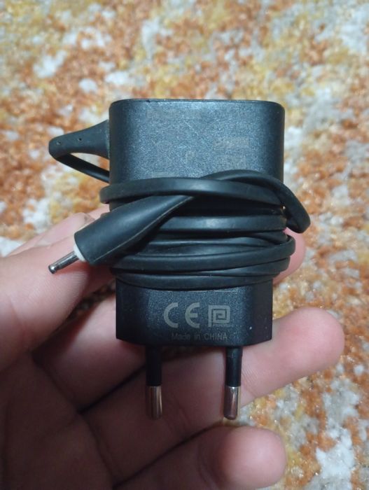 Incarcator nokia cu butoane lung