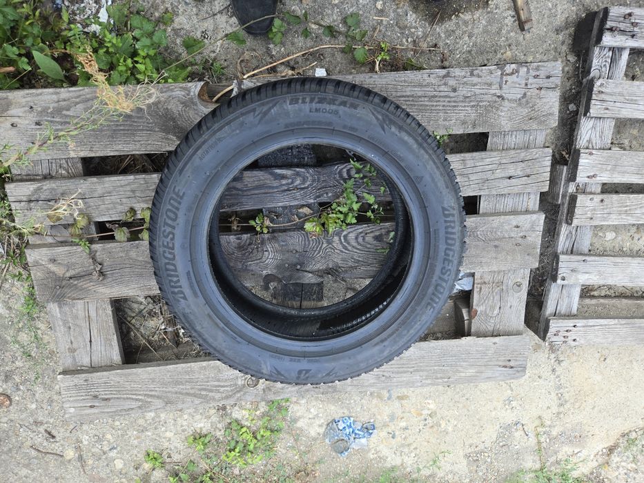 4бр. 205 55 16 Bridgstone зимни.