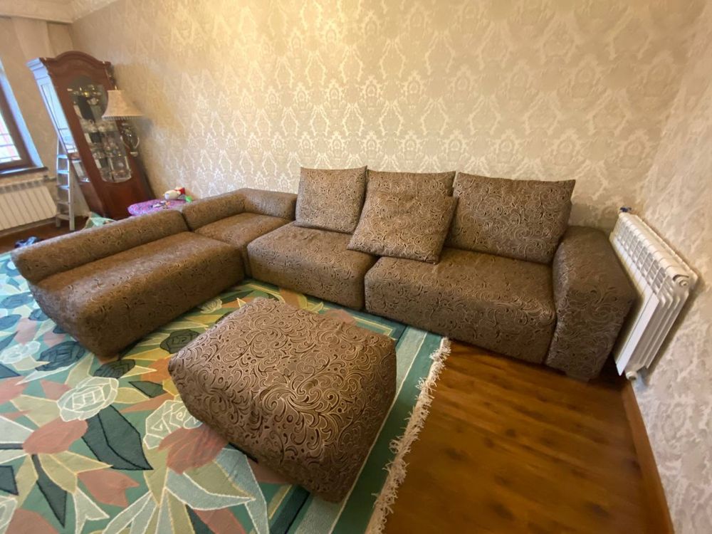 Продается мягкий диван в отличном состоянии