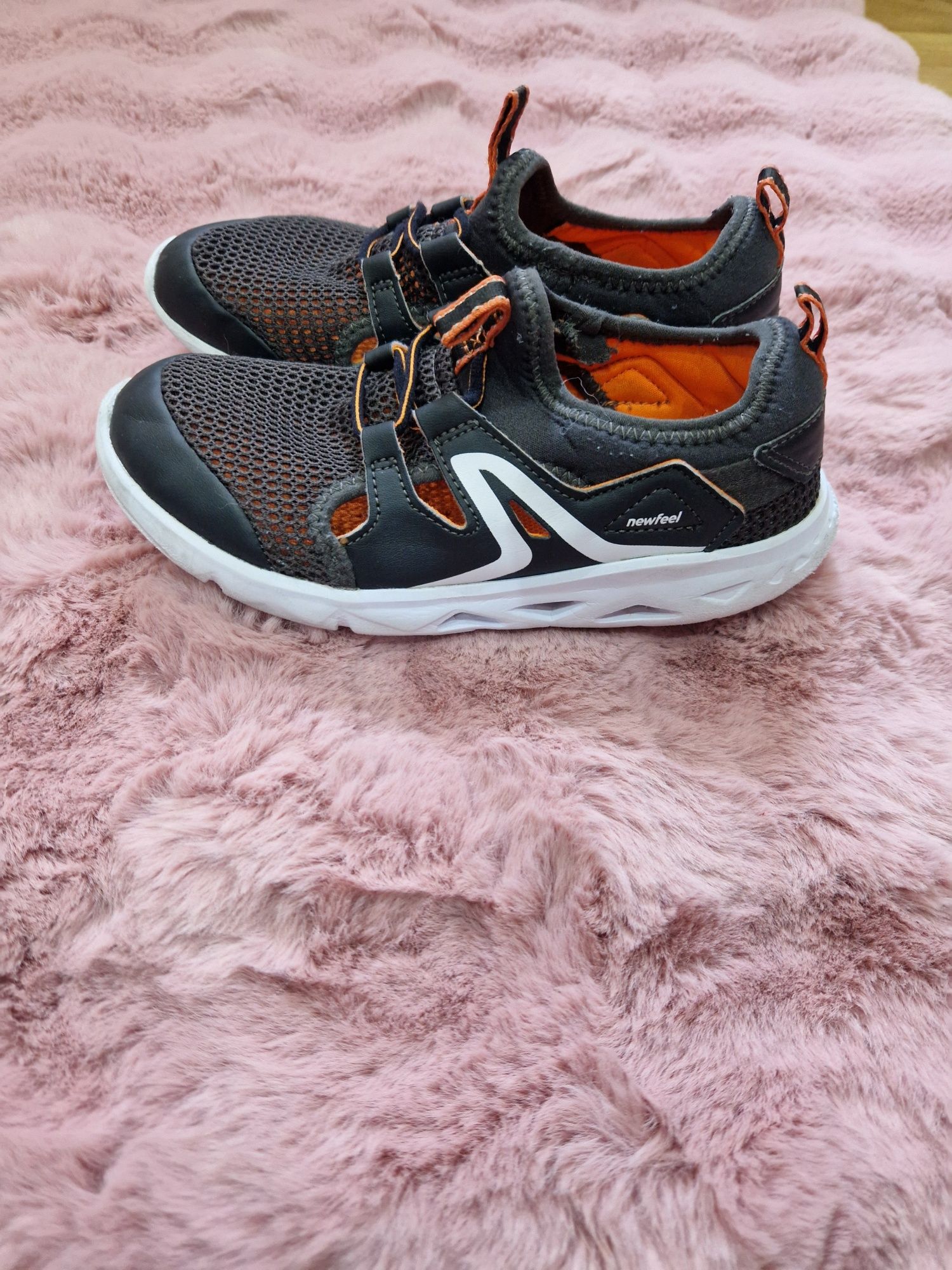 Adidasi cu plasa Newfeel masura 33