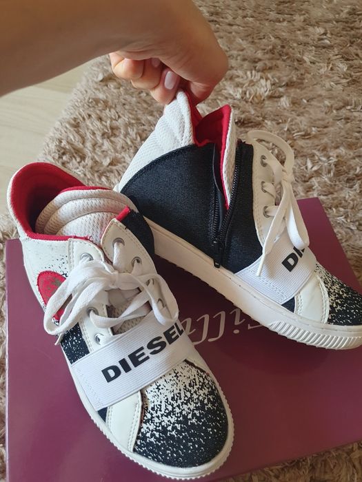 Vand bascheti Diesel, marime 36