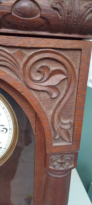 Ceas de perete cu pendul vechi