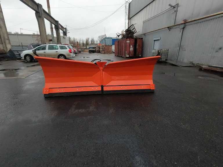 Lama zapada in V buldoexcavator, incarcator telescopic sau Unimog