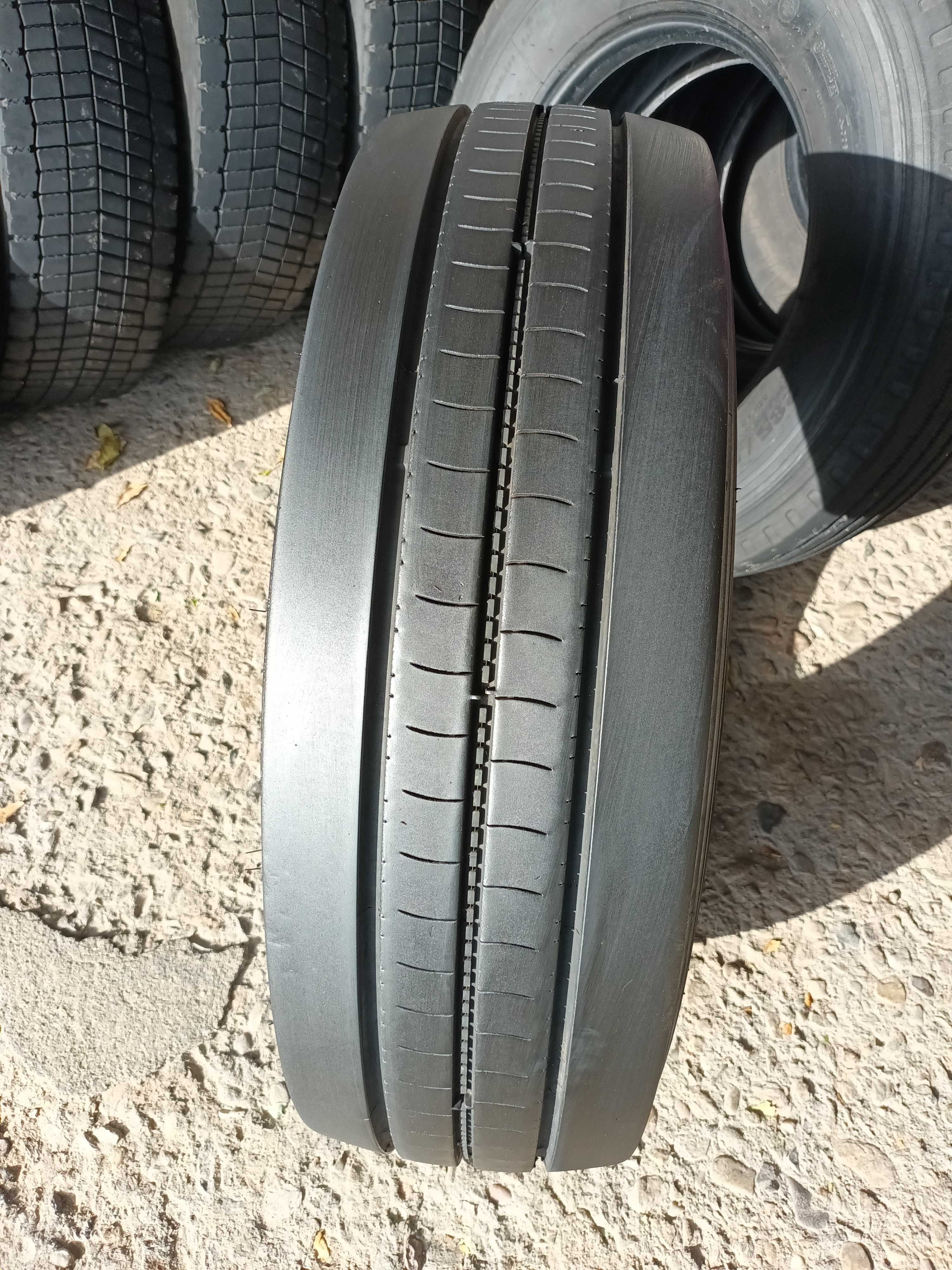 1 тежкотоварна гума 285/70 R19.5 Bridgestone R-Steer 002 146/144M M+S