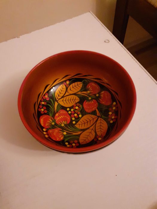 19.	Уникален Набор чиниек с лъжеци. Хохлома.     Цена – 83 лева.