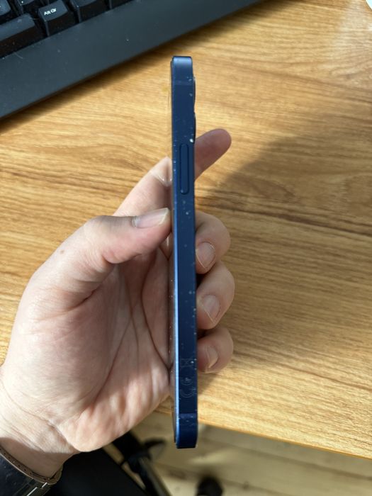 iPhone 12 син 128 gb