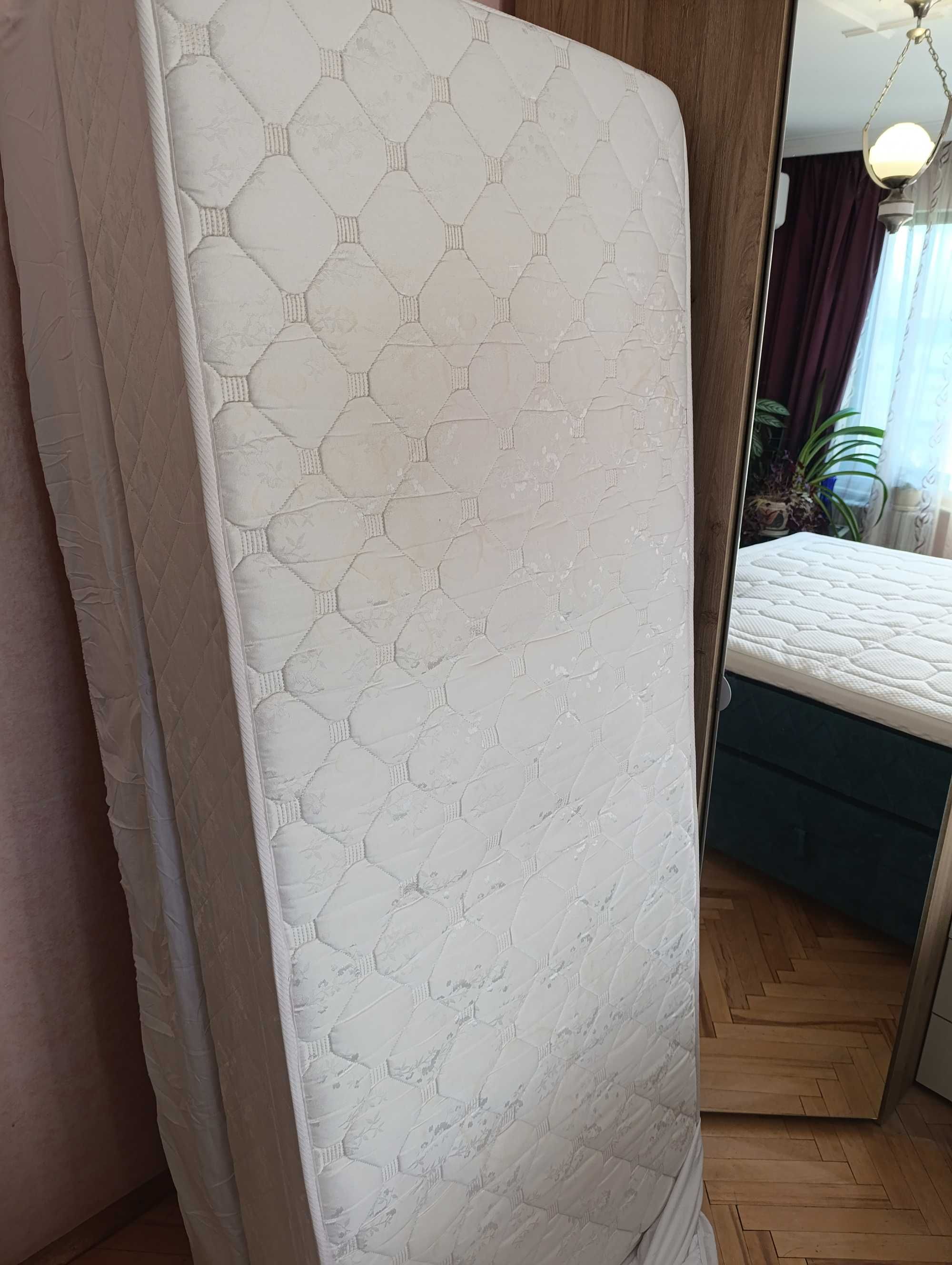 Продавам 2 броя матраци 90/190 за 50 лева броя