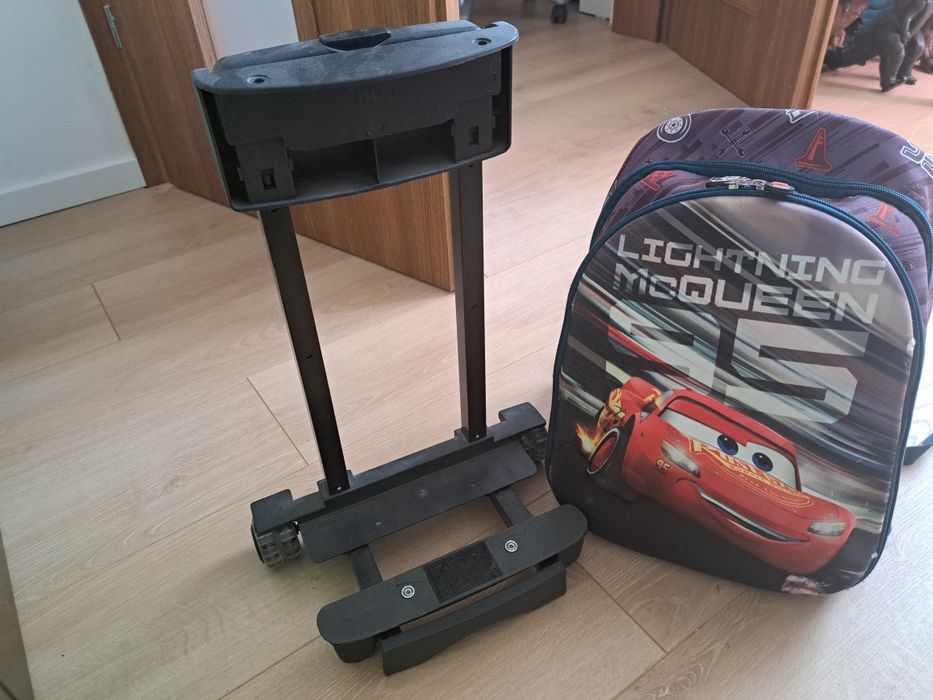 Ghiozdan cu  troler detasabil