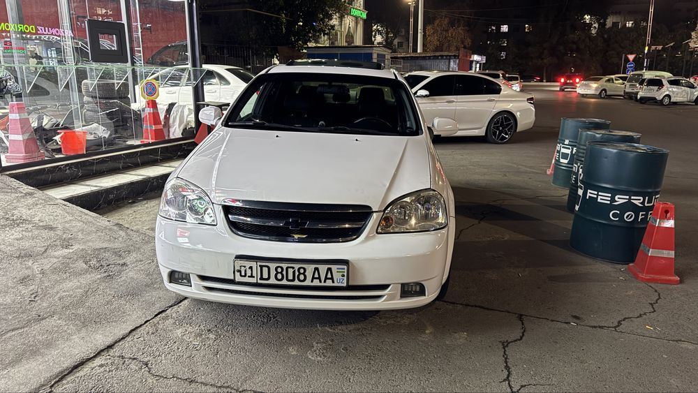 Lacetti 1.8 avtomat 2008 yil 3 4 ta joyda kraska bor 235 min yurgan