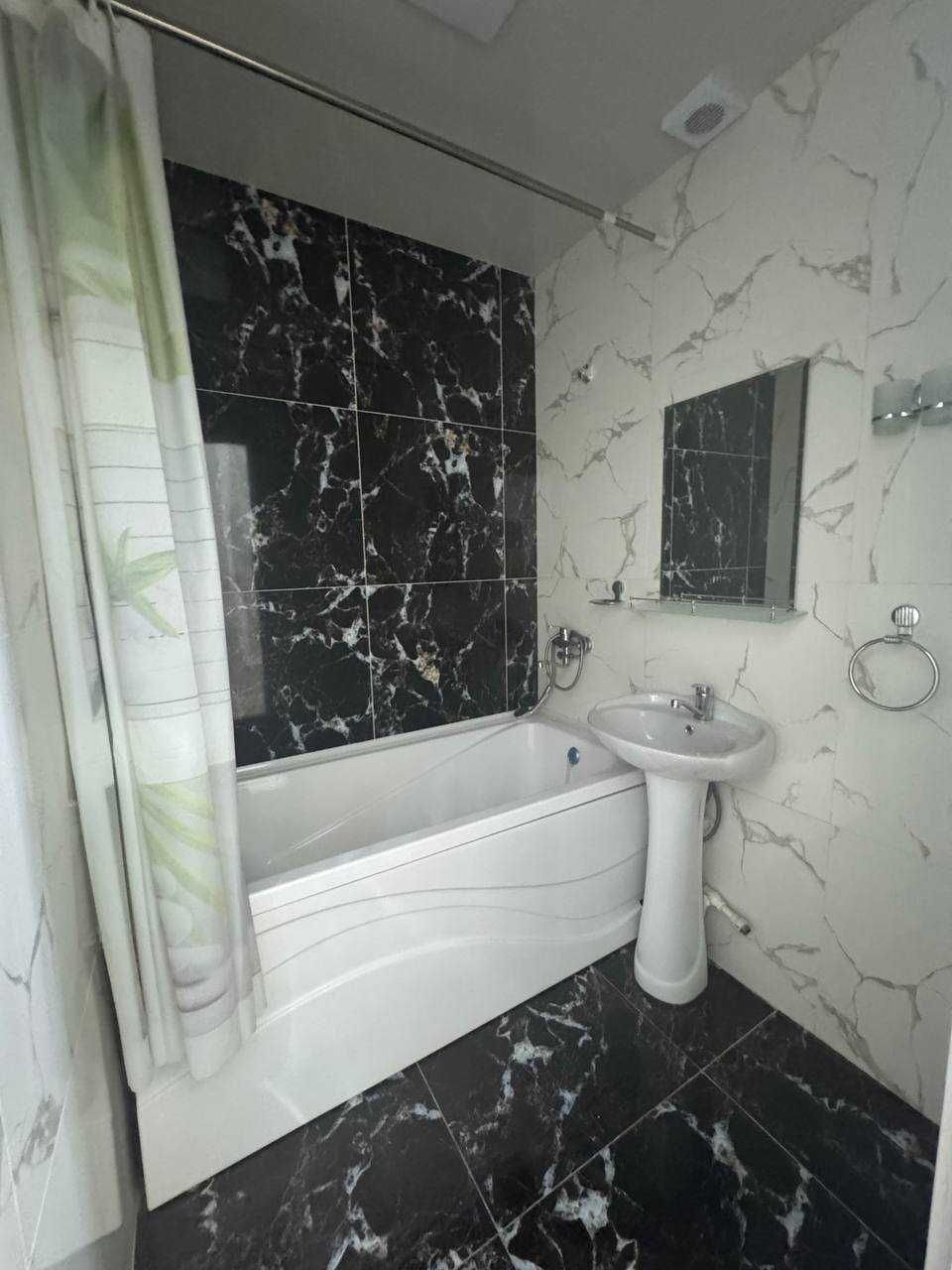 СРОЧНО !! Продается квартира в Яшнабаде 2/3/4 ( 50 кв/м ) Ависозлар 4