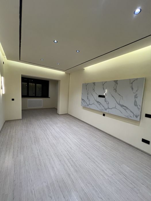 Mirobod bozari yonida 2 xona uy 7 etaj sotiladi