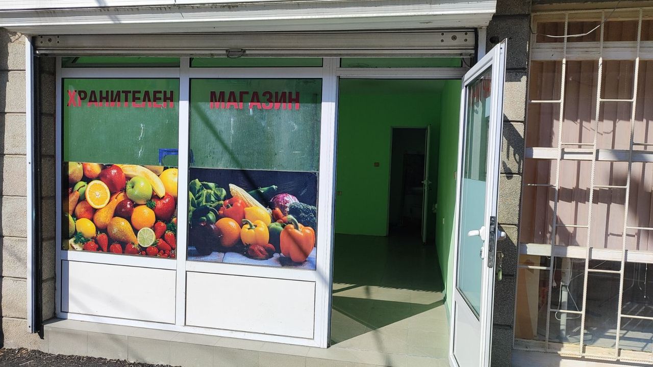 Дава се под наем Магазин в Русе, Централен южен район - 22 кв.м за 81.6 € - Снимка #3
