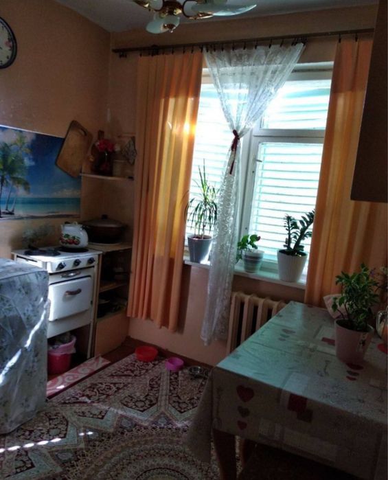 Горит.  Чиланзар 24.  2 х комнатная квартира Срочно !