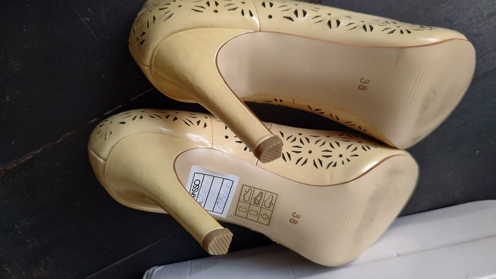 pantofi eleganți piele,38
