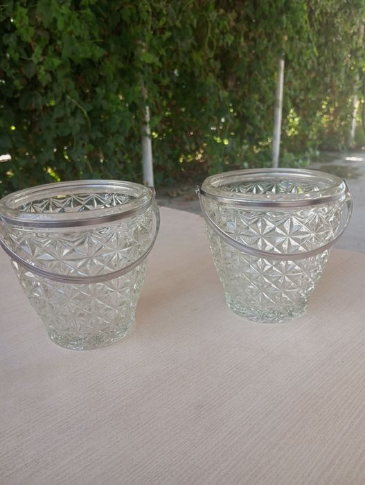 Продаются антикварные хрустальные вазочки