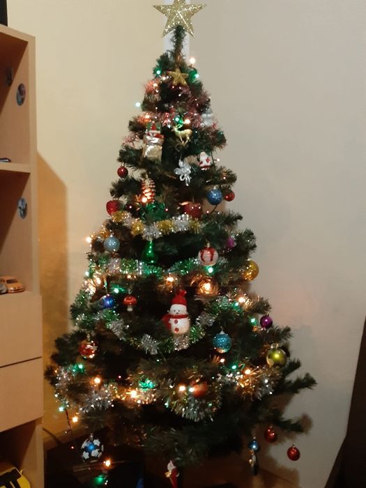 Изкуствена коледна елха