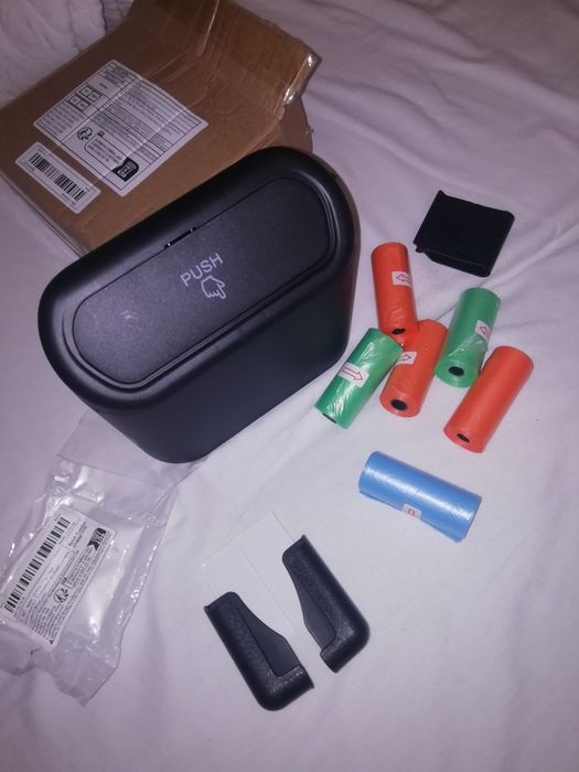 Урна в автомобиль. Новый. В подарок мешки и держатель для телефона