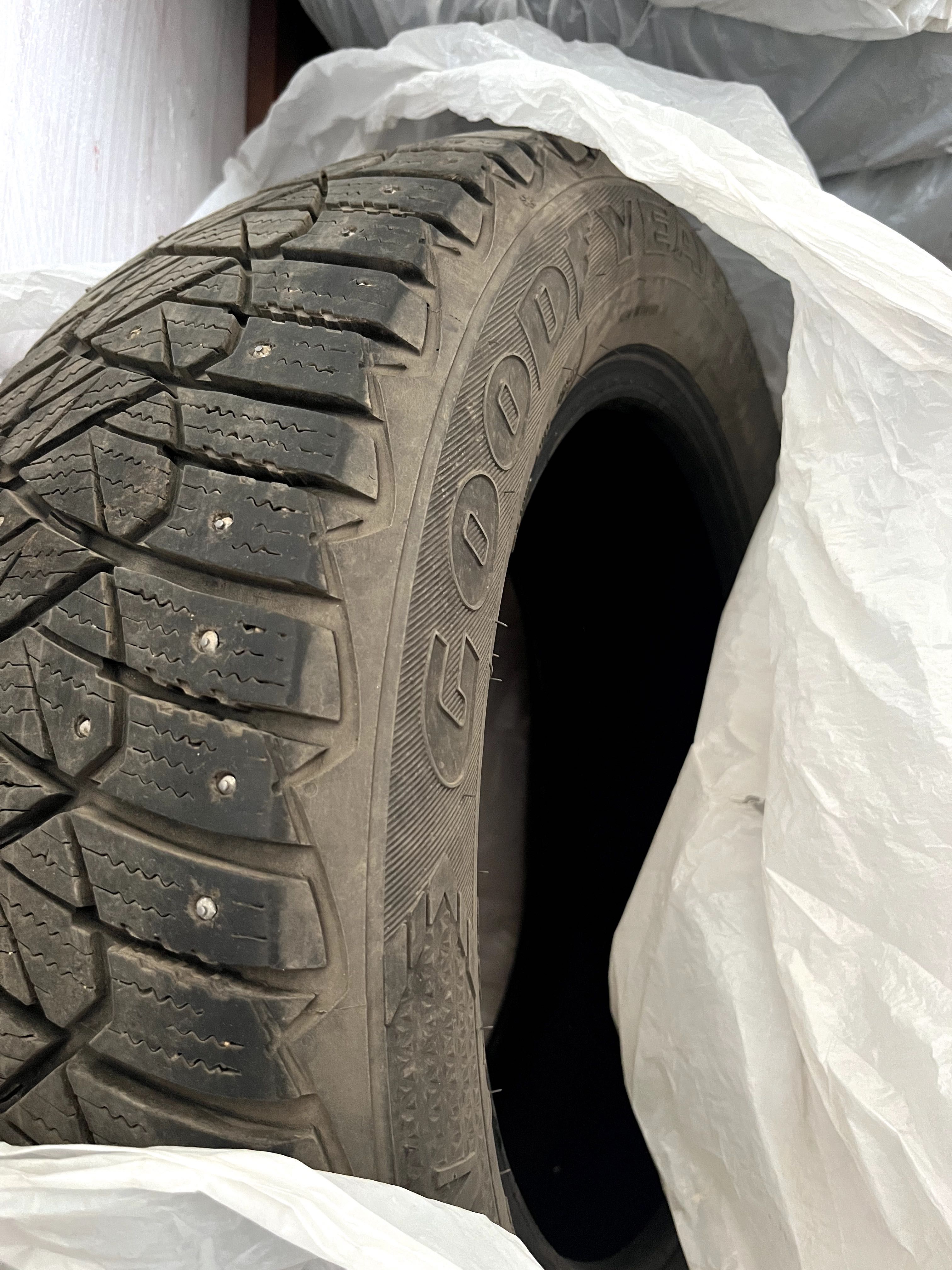 Комплект зимних шин 205/60R16