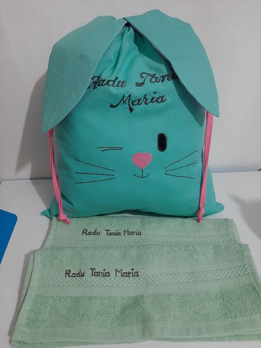 Un saculet de gradinita si doua prosoape