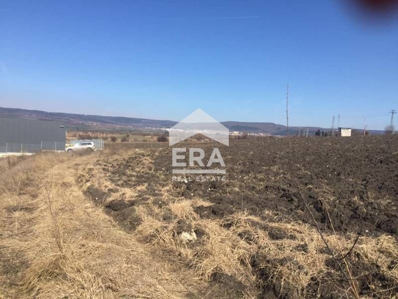 УПИ със статут на складова база за продажба до Софарма АД, с.Тополи, о