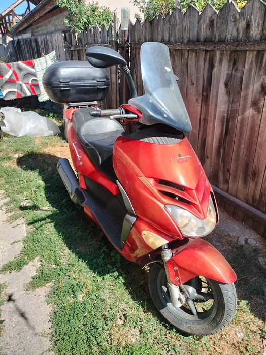 Vând scuter Aprilia Leonardo