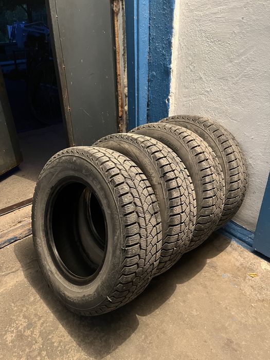 Продам зимнюю резину на шипах 175/70 R13