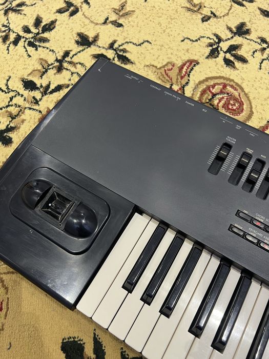 Korg i2 Interactive Music Workstation
