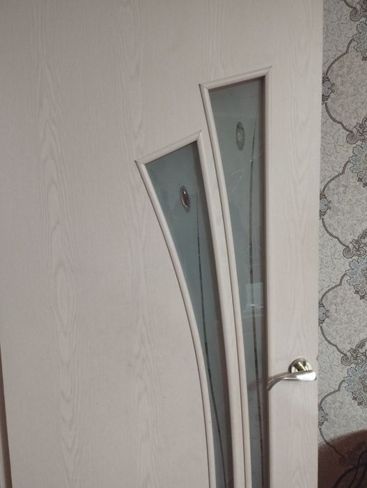 Продам дверь межкомнатные б/у не дорого  цвет беж. 80 р.