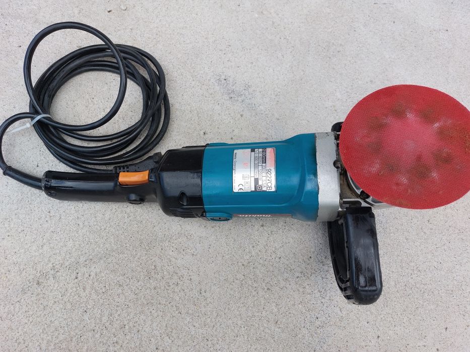 Полир машина Makita 9227CB

Работи перфектно, идеално състояние. Подро