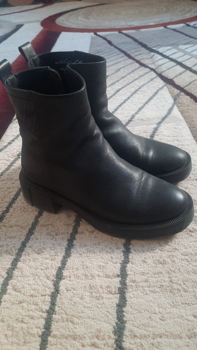 Продам ботинки осенние весенние