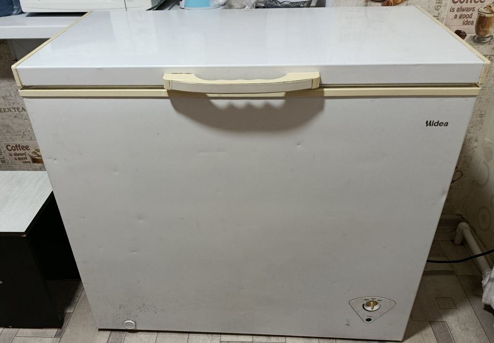 Продам морозильник