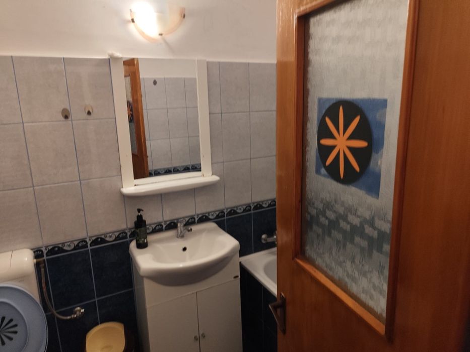 Închiriez garsonieră