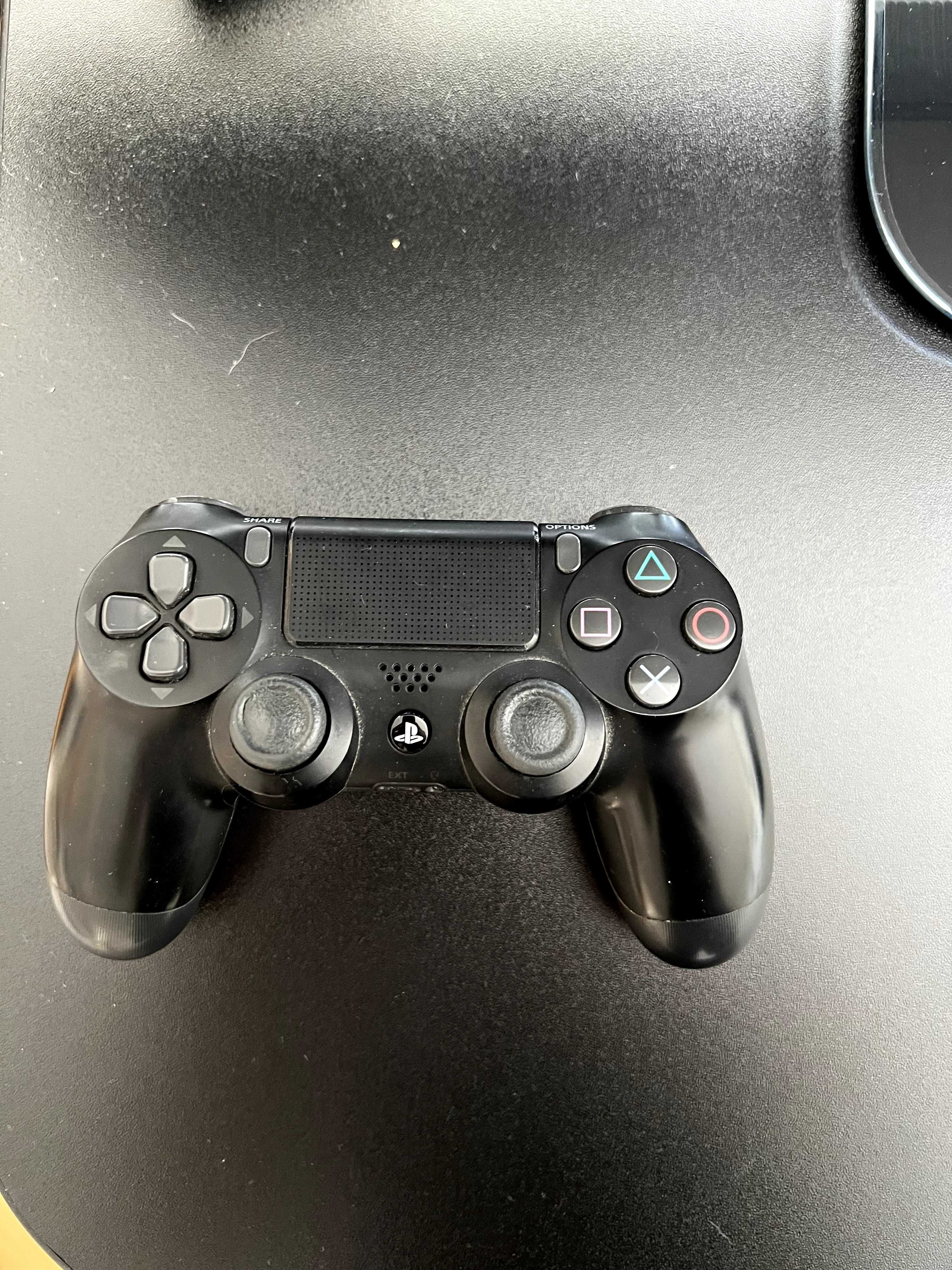 Продавам PlayStation 4 Pro 1TB