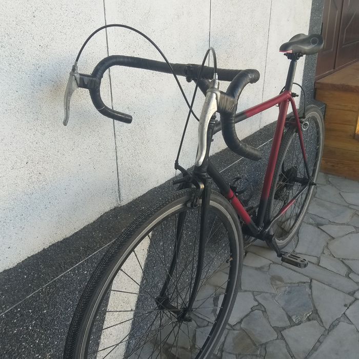 Shosseyniy Velik velosiped sotiladi