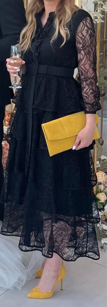 Vand rochie neagra de seara