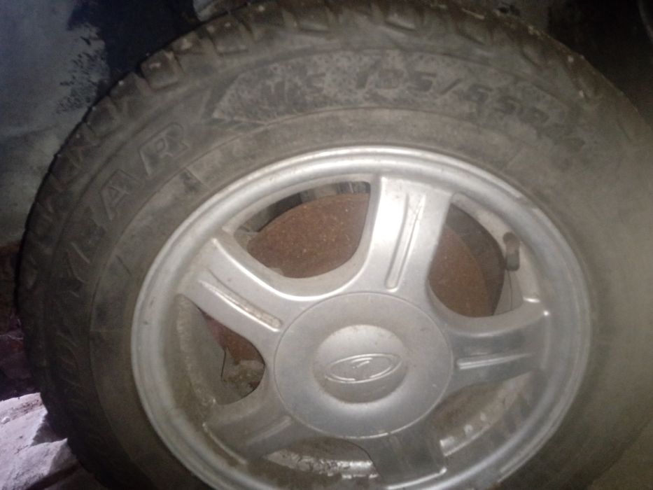 Диски торусы с резиной зима 185/55/14 Goodyear резина почти новая.