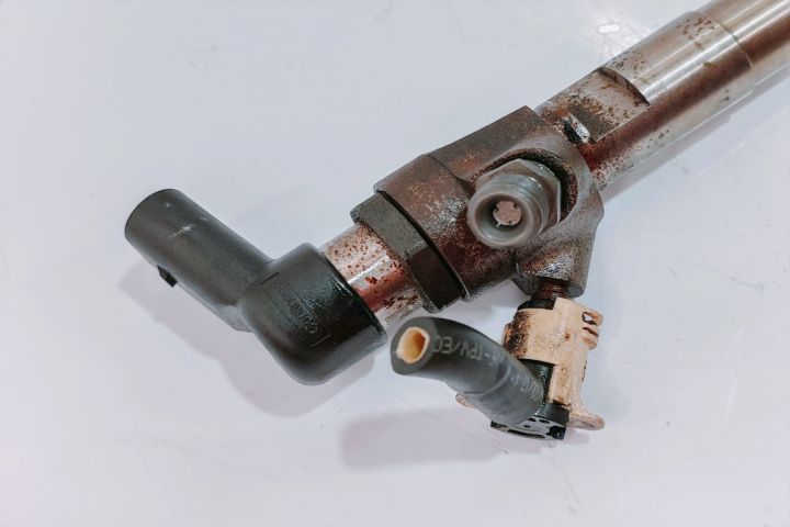 Injector 1.5 dci 166006212R  Renault Scenic a 3-a generatie