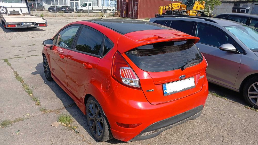 Dezmembrez Ford Fiesta 1.0 Benzina DIN 2016 - SFJC