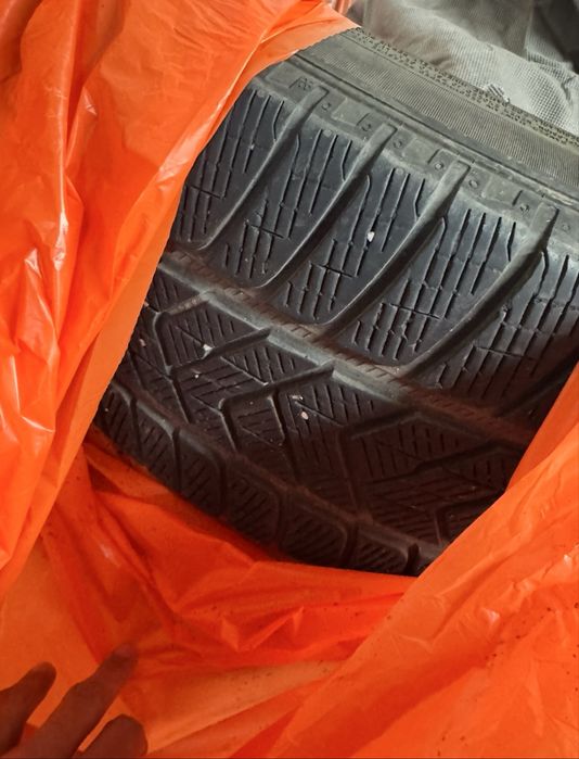 Зимни гуми Pirelli scorpion winter 255/40/21 , 265/40/21