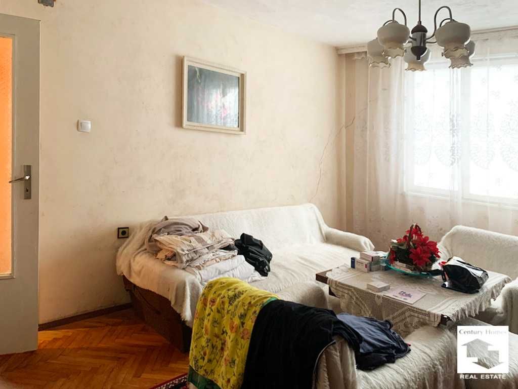 116234 Просторна тухлена къща с голям двор в с. Ново село