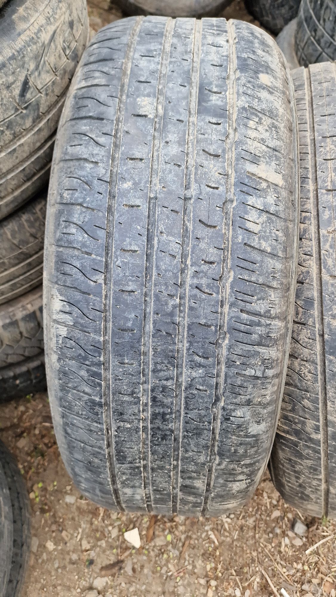 Продам 2 шины  DUNLOP R22