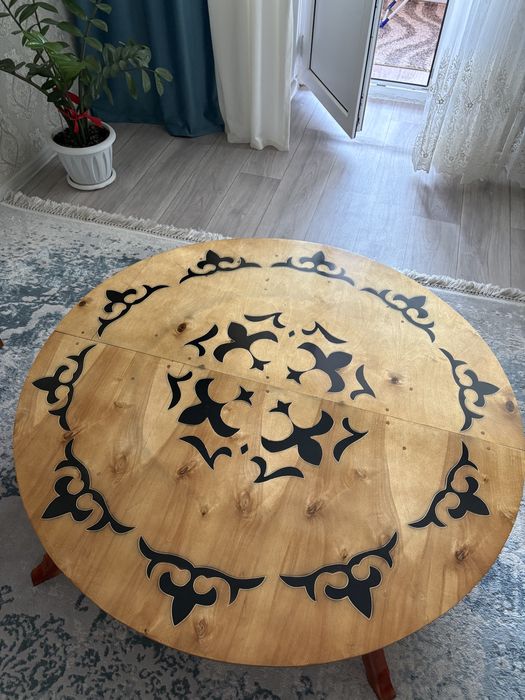 Продам стол казахский