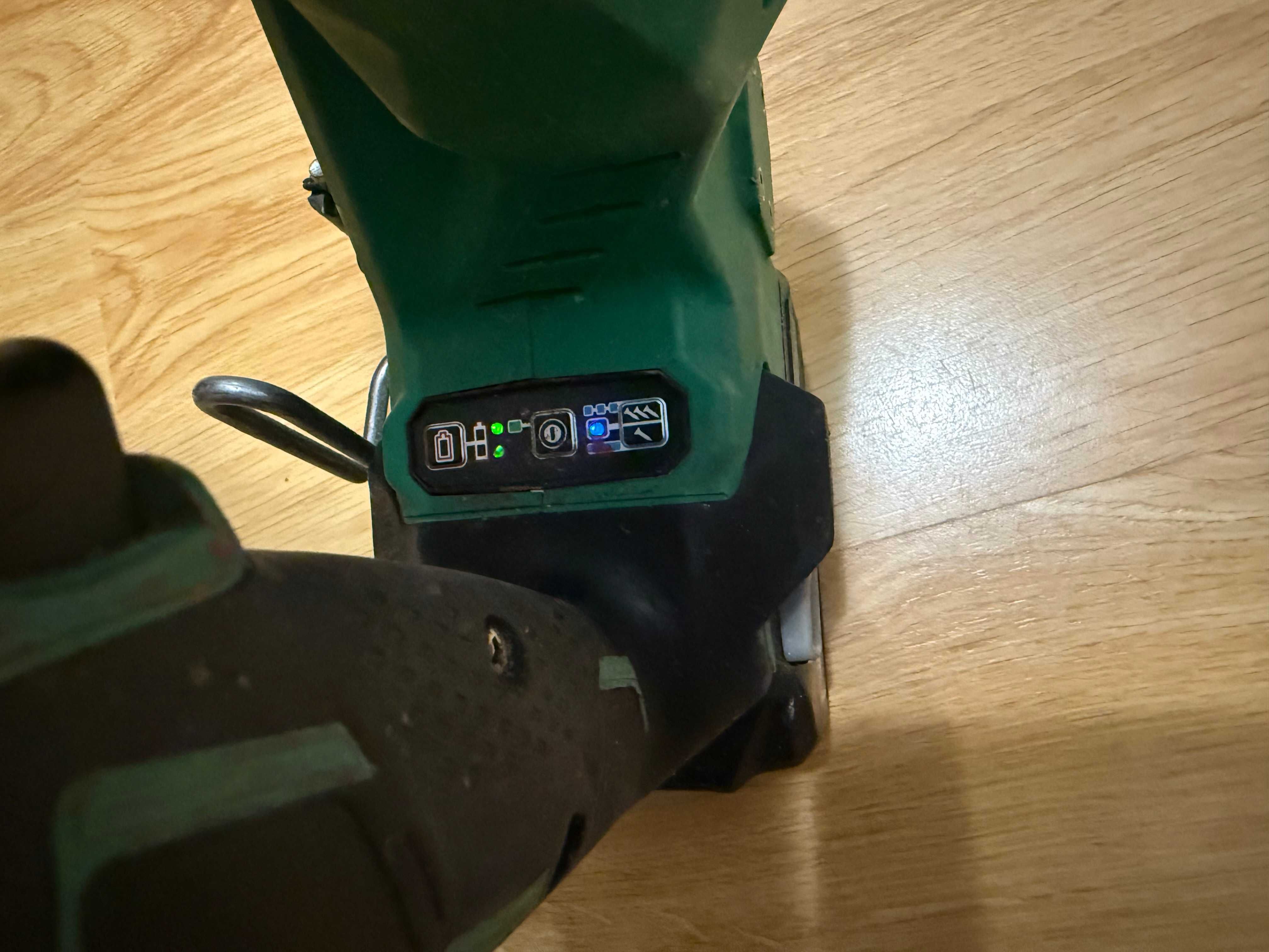 Такер HIKOKI NT 1865DM
