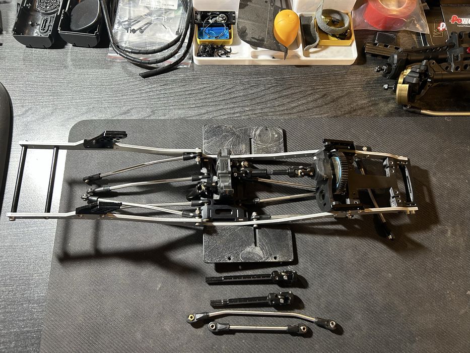 Vand sasiu automodel crawler 1/10