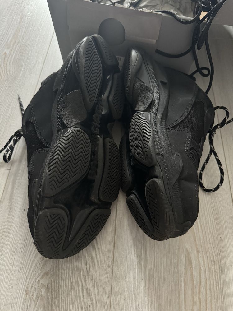 Оригинални Balenciaga triple s