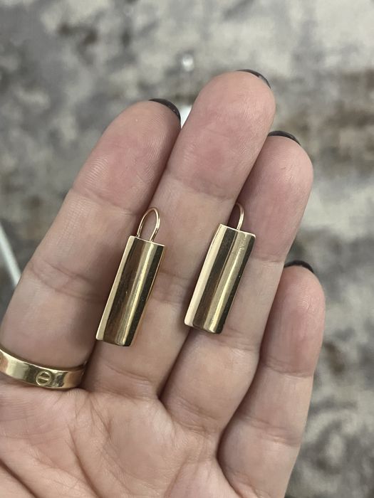 Продам золотые серьги