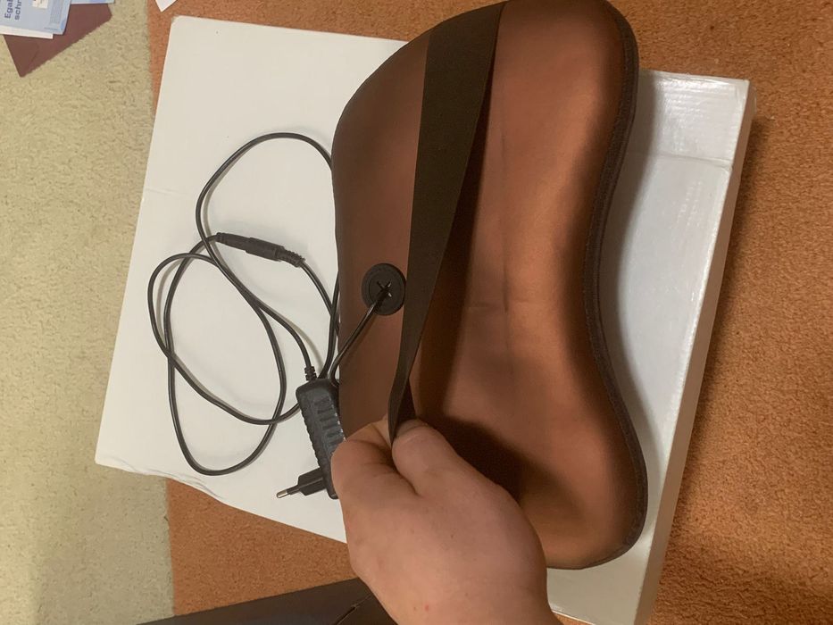 Se vinde perna de masaj electrică cu 4 role de masaj.